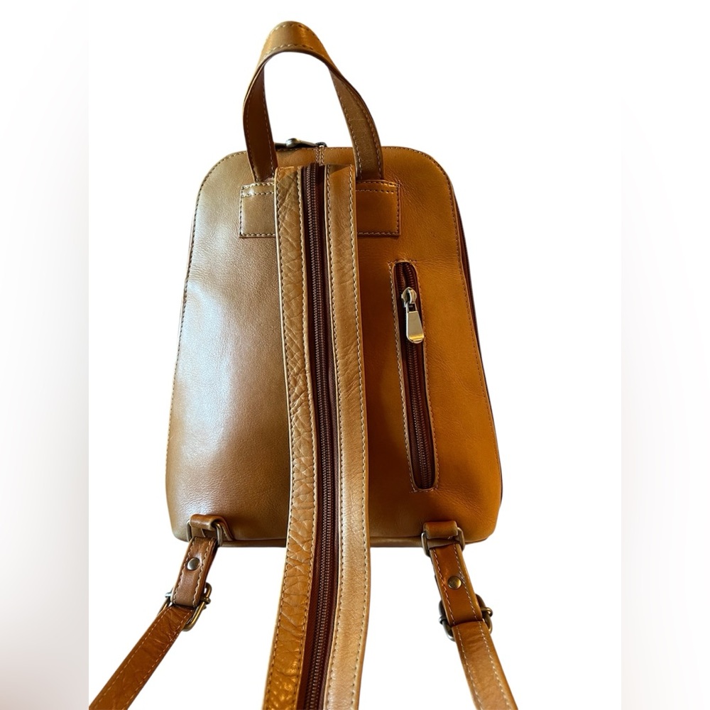 Le Donne Leather U-Zip Sling Backpack Tan Bohemian Festival Bag 10”x11” Travel